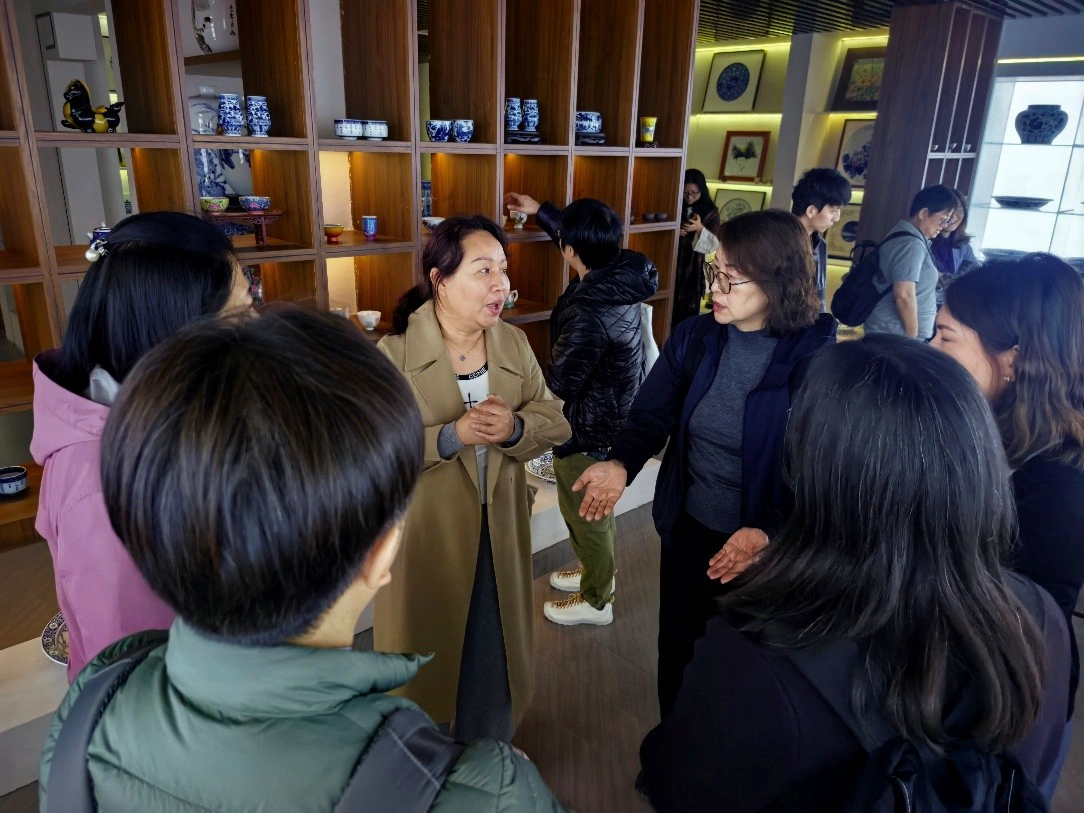 到访博爱陶瓷文化交流中心了解培训情况