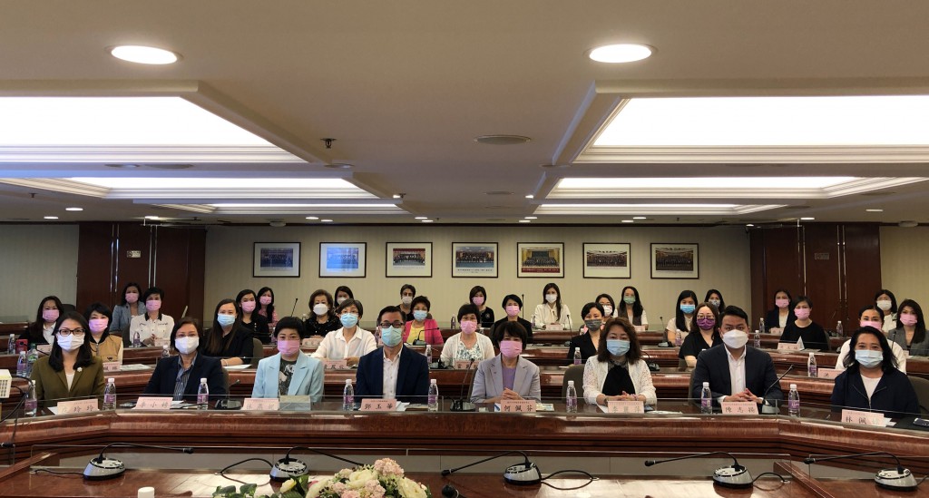 婦女及兒童事務委員會拜訪中華總商會婦女委員會並進行交流